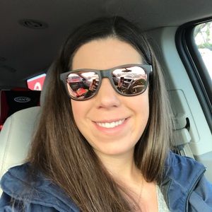 Meet your Posher, Emily